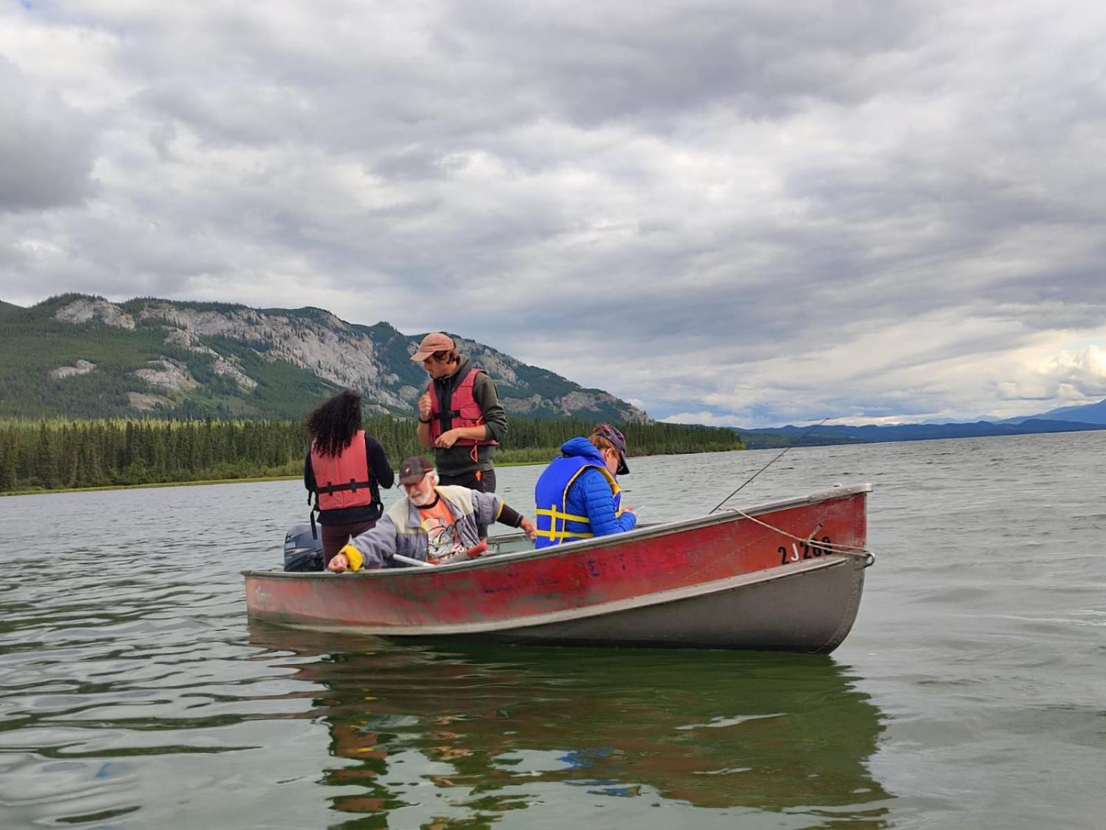 Little Atlin Lodge Tagish Exteriör bild