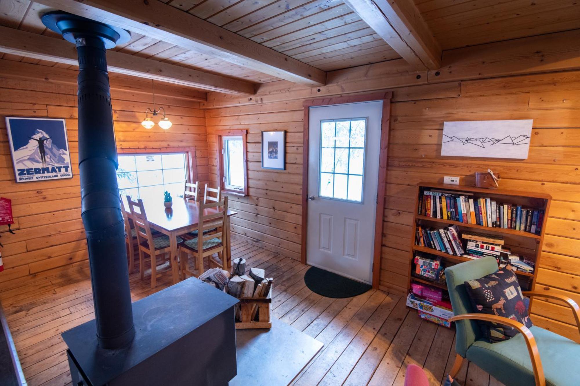 Little Atlin Lodge Tagish Exteriör bild
