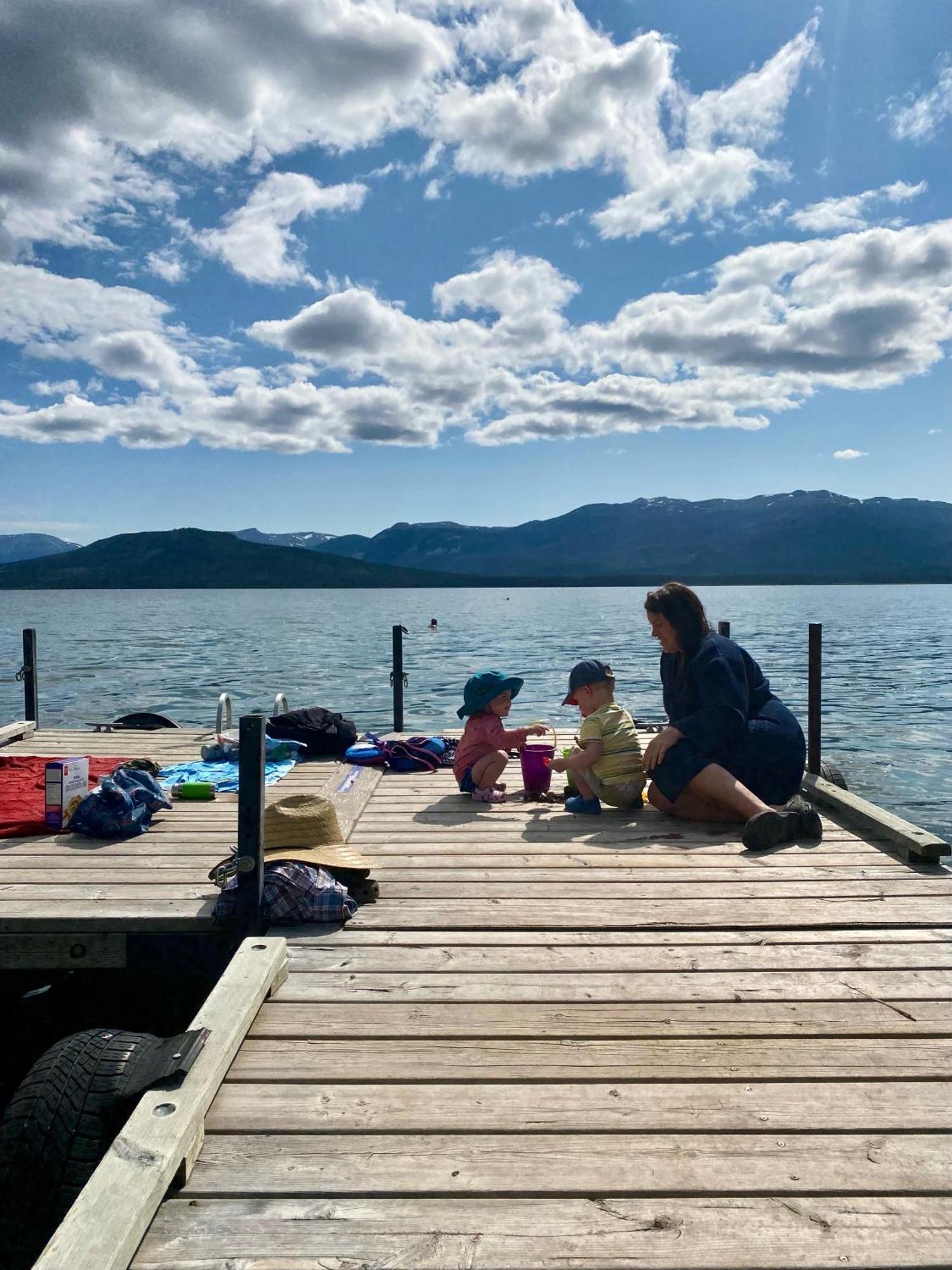 Little Atlin Lodge Tagish Exteriör bild